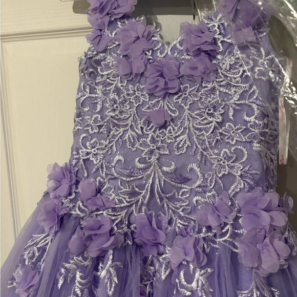 Dancing Queen K804 worn once then dry cleaned. In perfect condition no rips - Picture 2 of 8